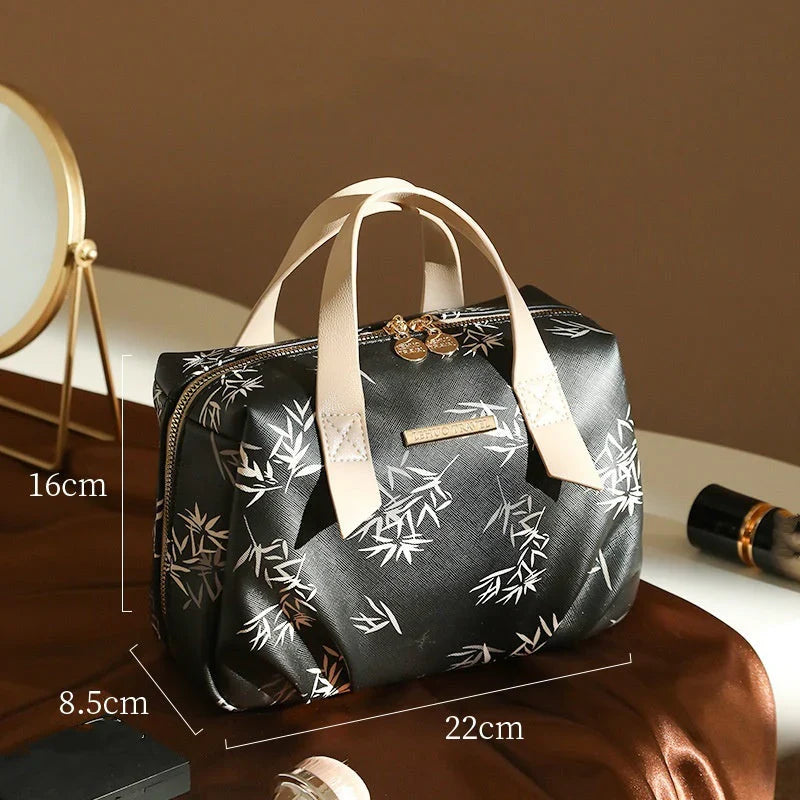 Professional Women's Large Capacity Makeup Organizer