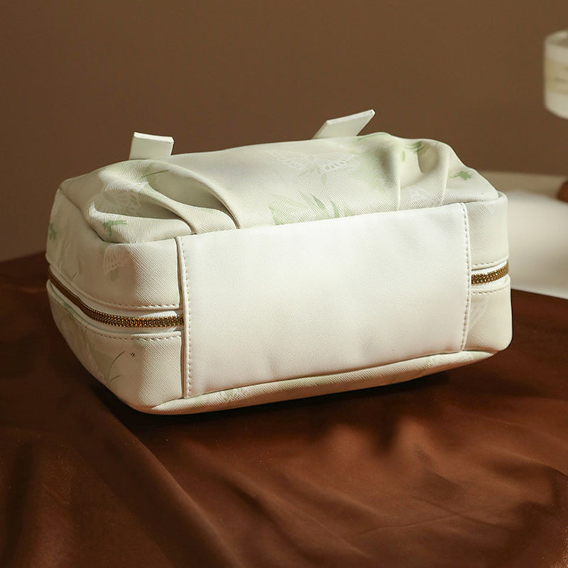 Professional Women's Large Capacity Makeup Organizer